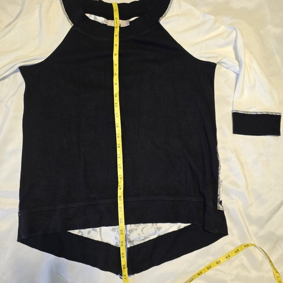 Chico's Zenergy Women Size 1 Black Multi Floral Zip Back 3/4 sleeve - Picture 5 of 9